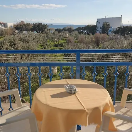 Mina's In Naxos Island Guest house