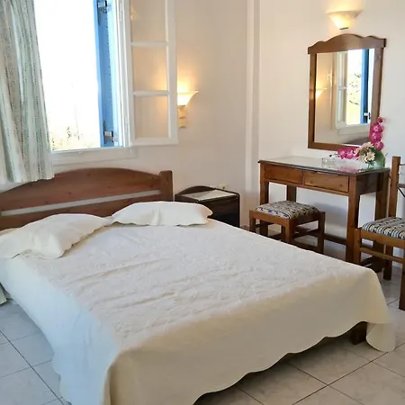 Mina's In Naxos Island Guest house