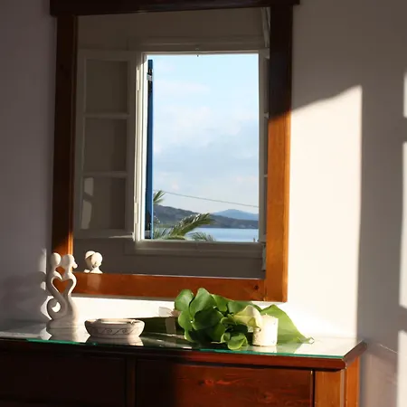 Mina's In Naxos Island 2*