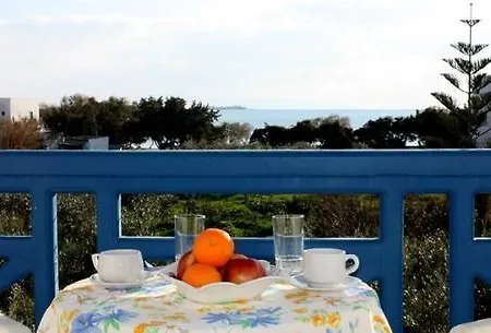 Mina's In Naxos Island 2*