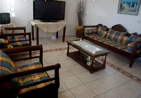 Mina's In Naxos Island Guest house