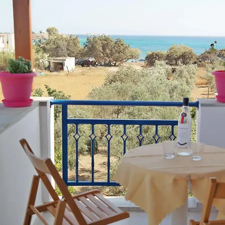 Mina's In Naxos Island Guest house