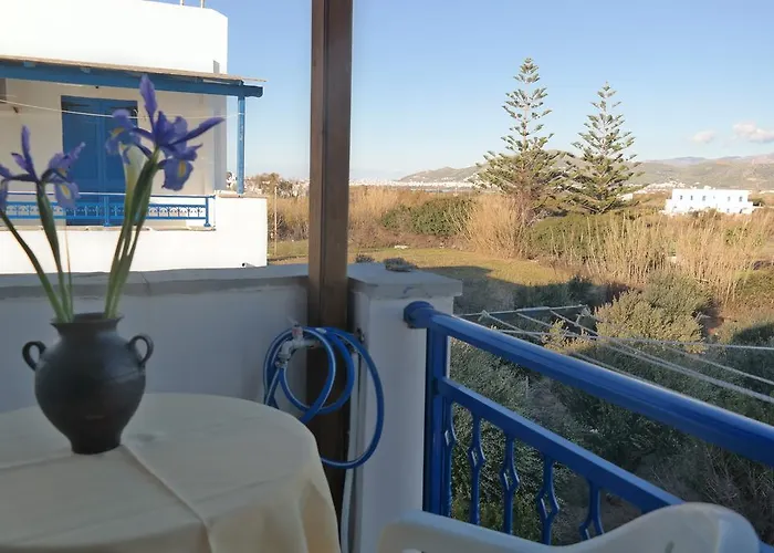 Konukevi Mina's In Naxos Island