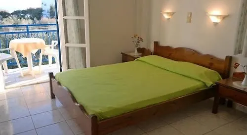 Konukevi Mina's In Naxos Island 2*